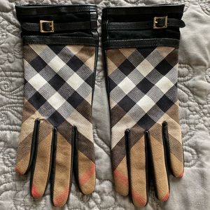 Burberry Gloves Size 7